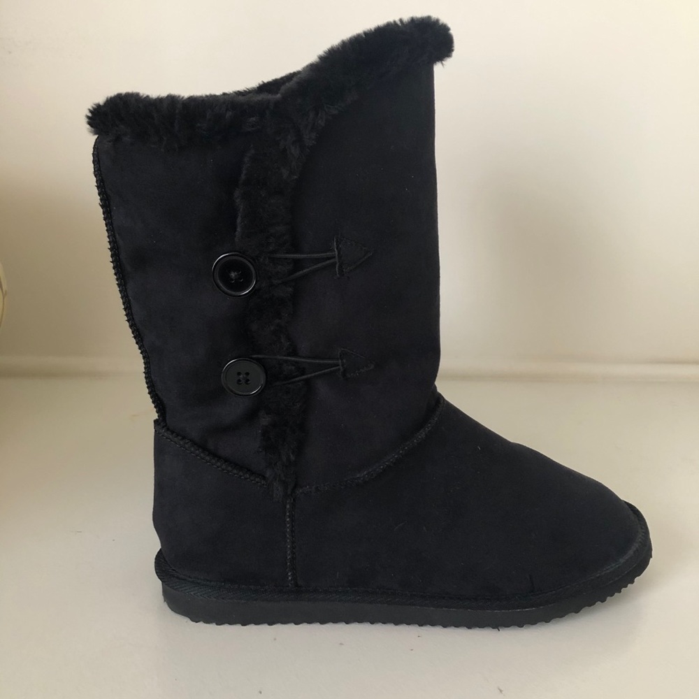 NEW - Black Faux Suede Sherpa Lined Ugg-like Boots